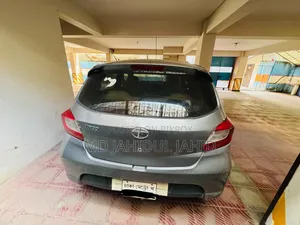 টাটা টিয়াগো ২০১৯ গ্রে