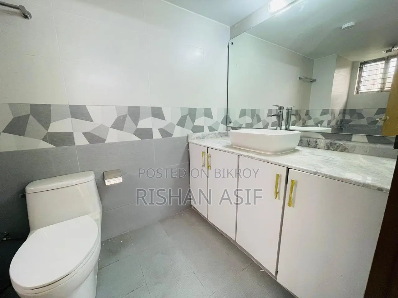 ৩ বেডরুম অ্যাপার্টমেন্ট বসুন্ধরা বিক্রয়ের জন্য