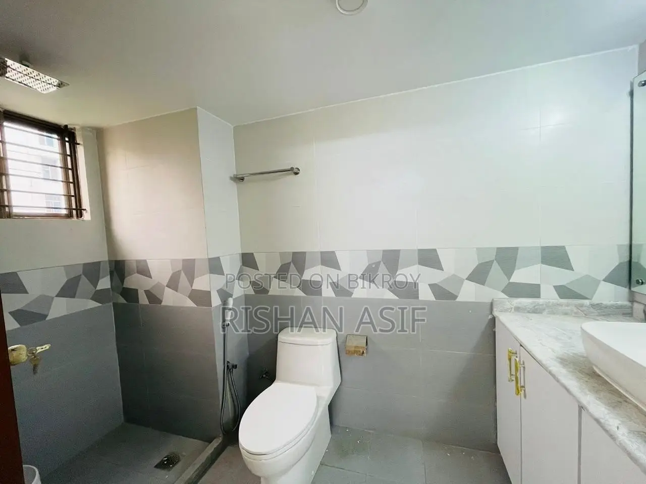 ৩ বেডরুম অ্যাপার্টমেন্ট বসুন্ধরা বিক্রয়ের জন্য