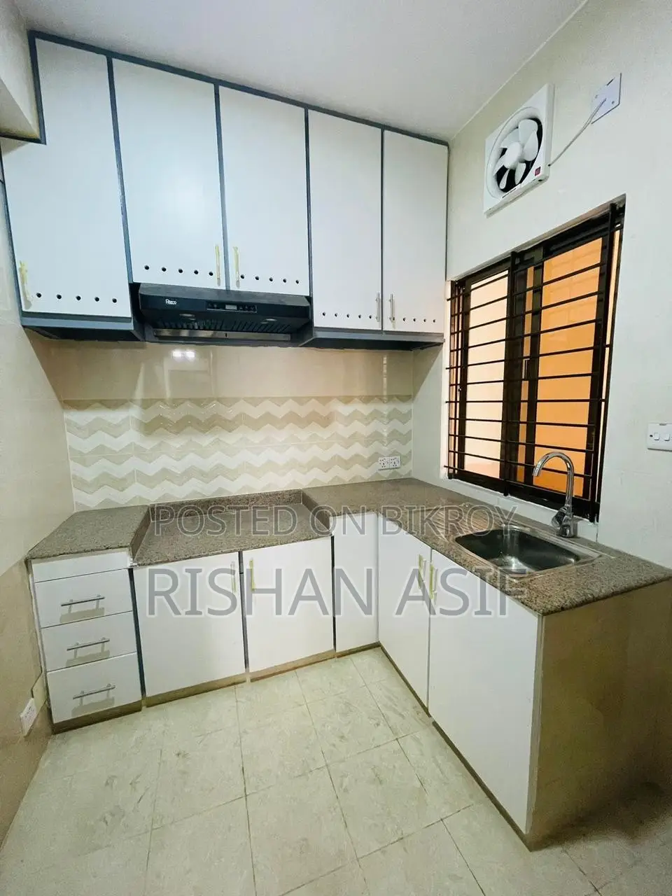 ৩ বেডরুম অ্যাপার্টমেন্ট বসুন্ধরা বিক্রয়ের জন্য