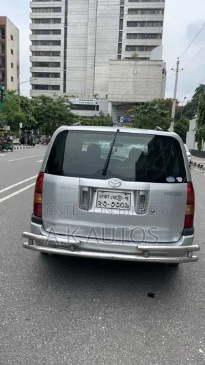 টয়োটা সাক্সিড ২০০৪ সিলভার