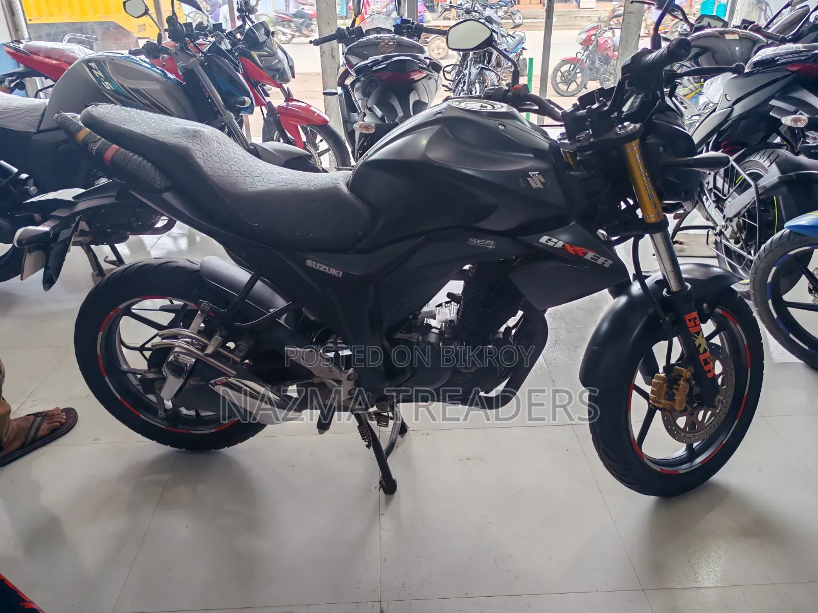 Suzuki Gixxer 2024 Gray
