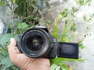ক্যানন ৬০০ডি + ১৮-৫৫ কিট লেন্স