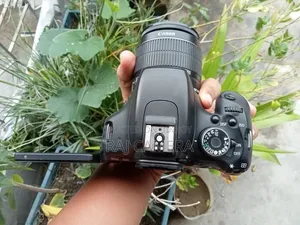ক্যানন ৬০০ডি + ১৮-৫৫ কিট লেন্স