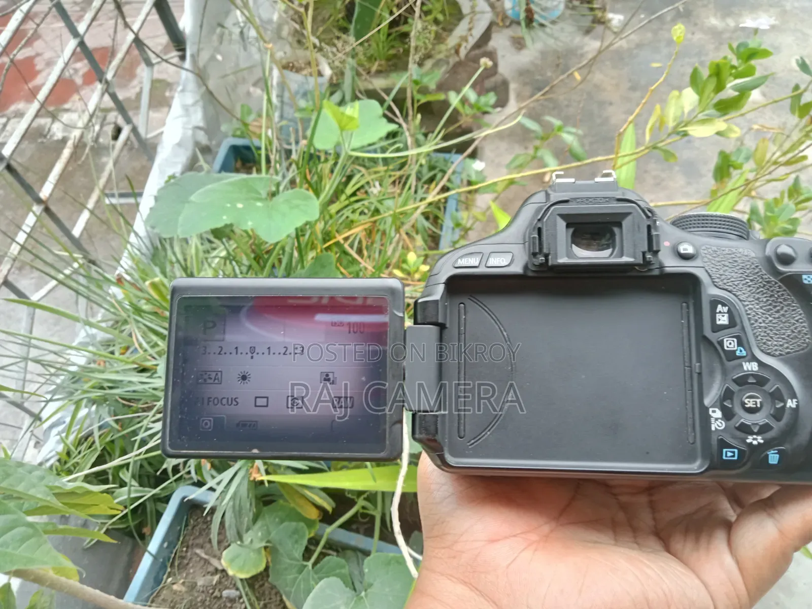 ক্যানন ৬০০ডি + ১৮-৫৫ কিট লেন্স