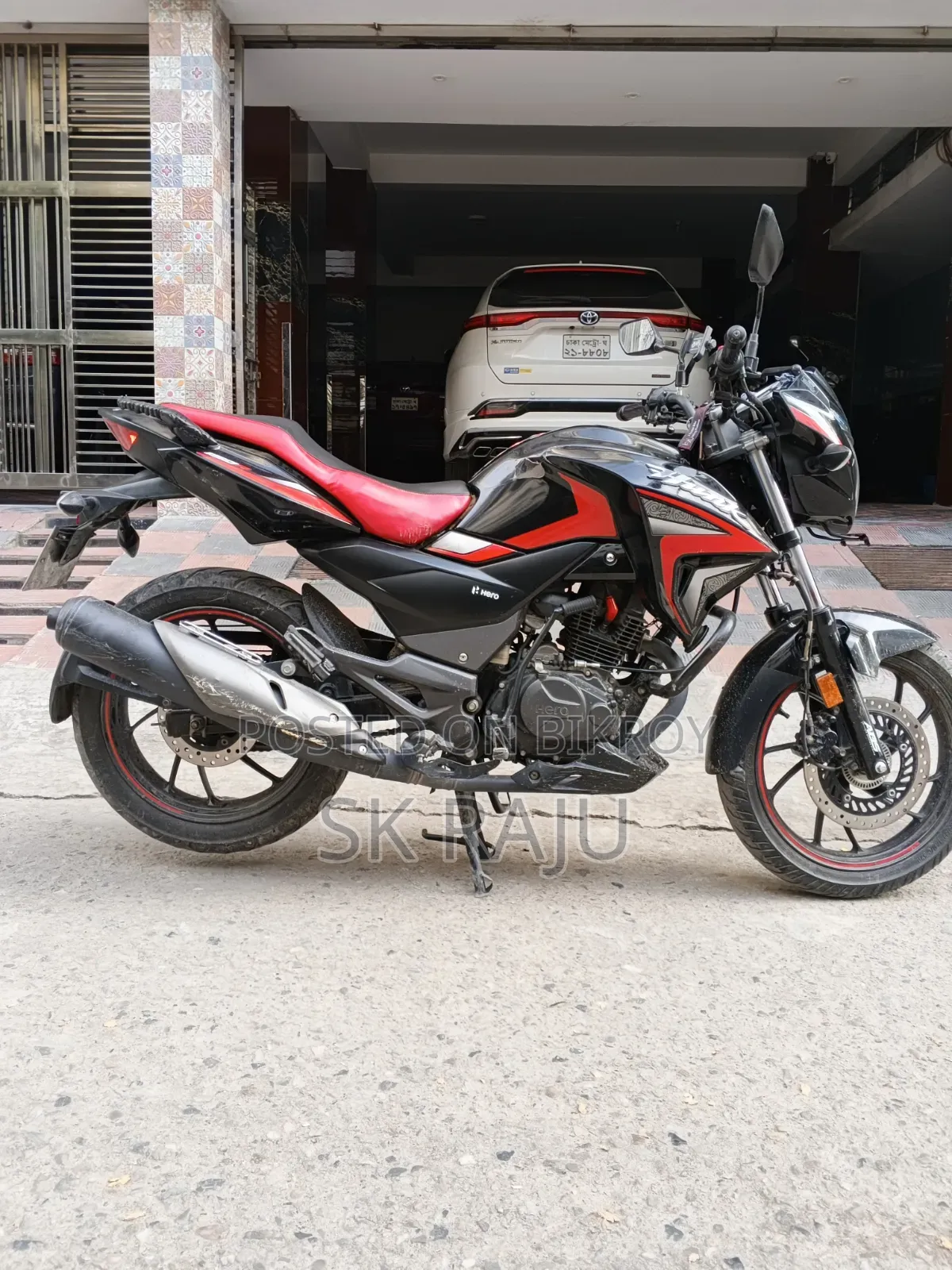 Hero Hunk 2023 Black