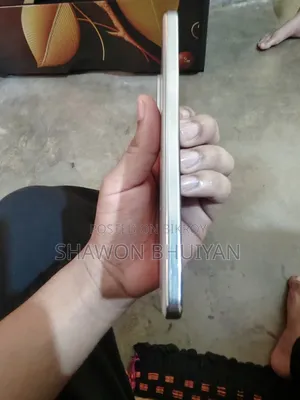 আইকিউও ২৫৬ জিবি সিলভার