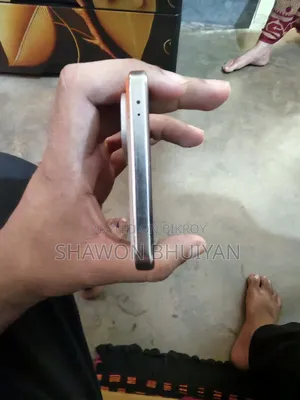 আইকিউও ২৫৬ জিবি সিলভার