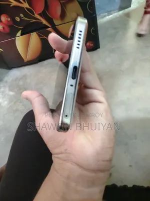 আইকিউও ২৫৬ জিবি সিলভার
