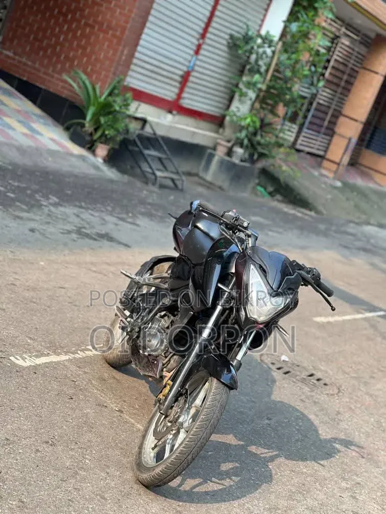 বাজাজ পালসার এনএস ১৬০ ২০১৮ পার্পল