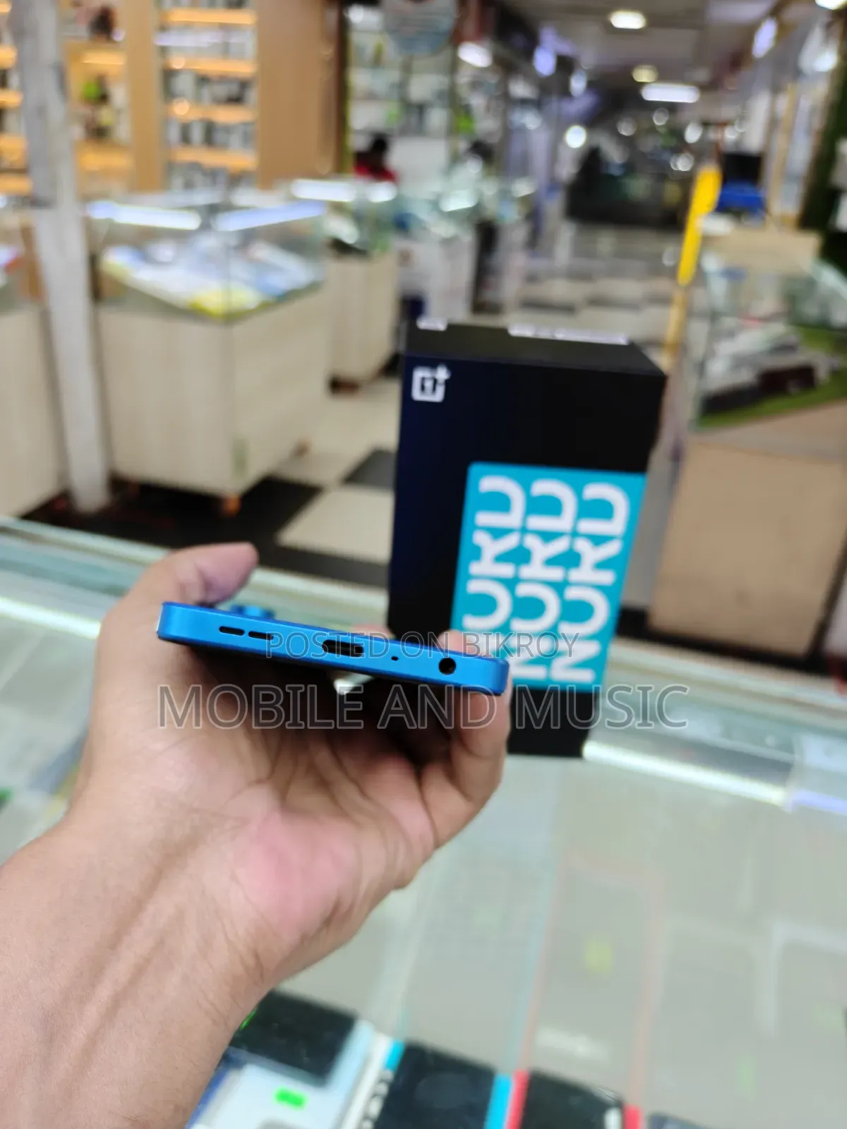 ওয়ানপ্লাস নর্ড সিই৪ লাইট ২৫৬ জিবি নীল