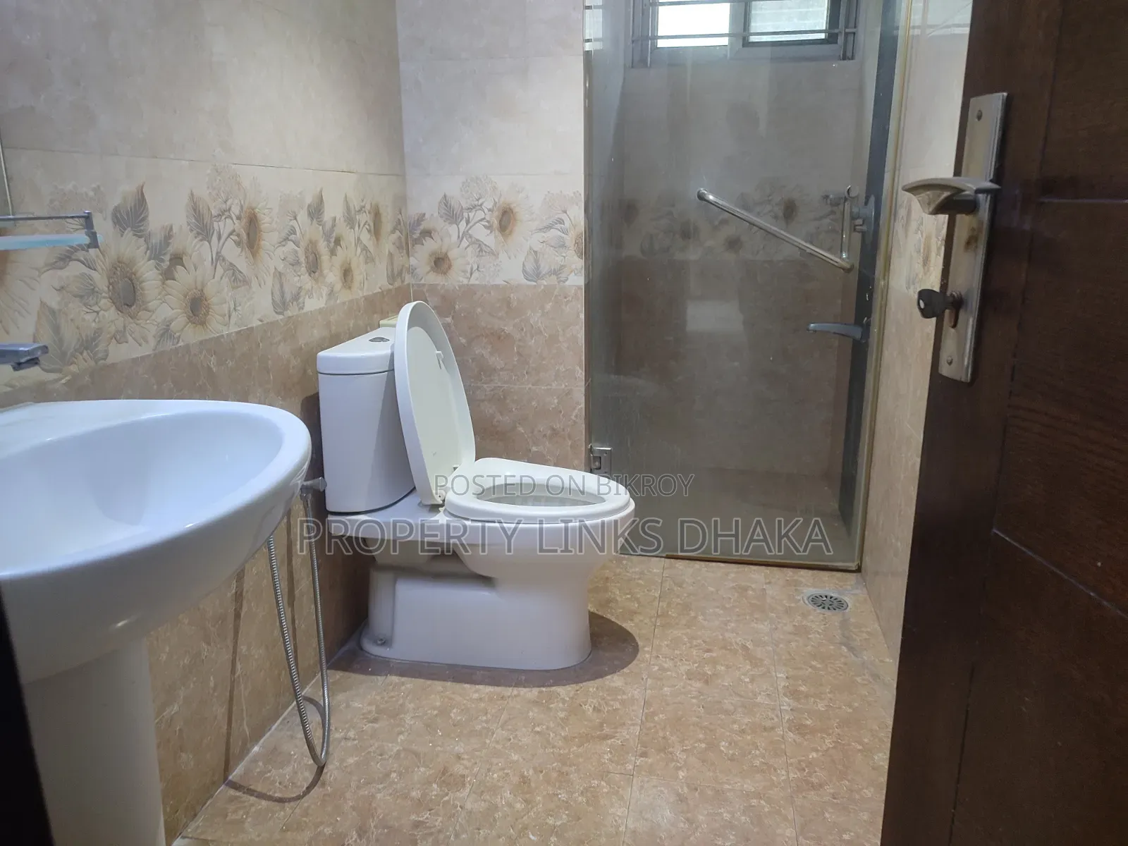 Furnished 4-Bedroom Apartment in Baridhara for rent