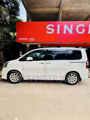 টয়োটা নোয়া ২.০ ১৫৮এইচপি এফডব্লিউডি (৭ সিটার) ২০১১ পার্ল
