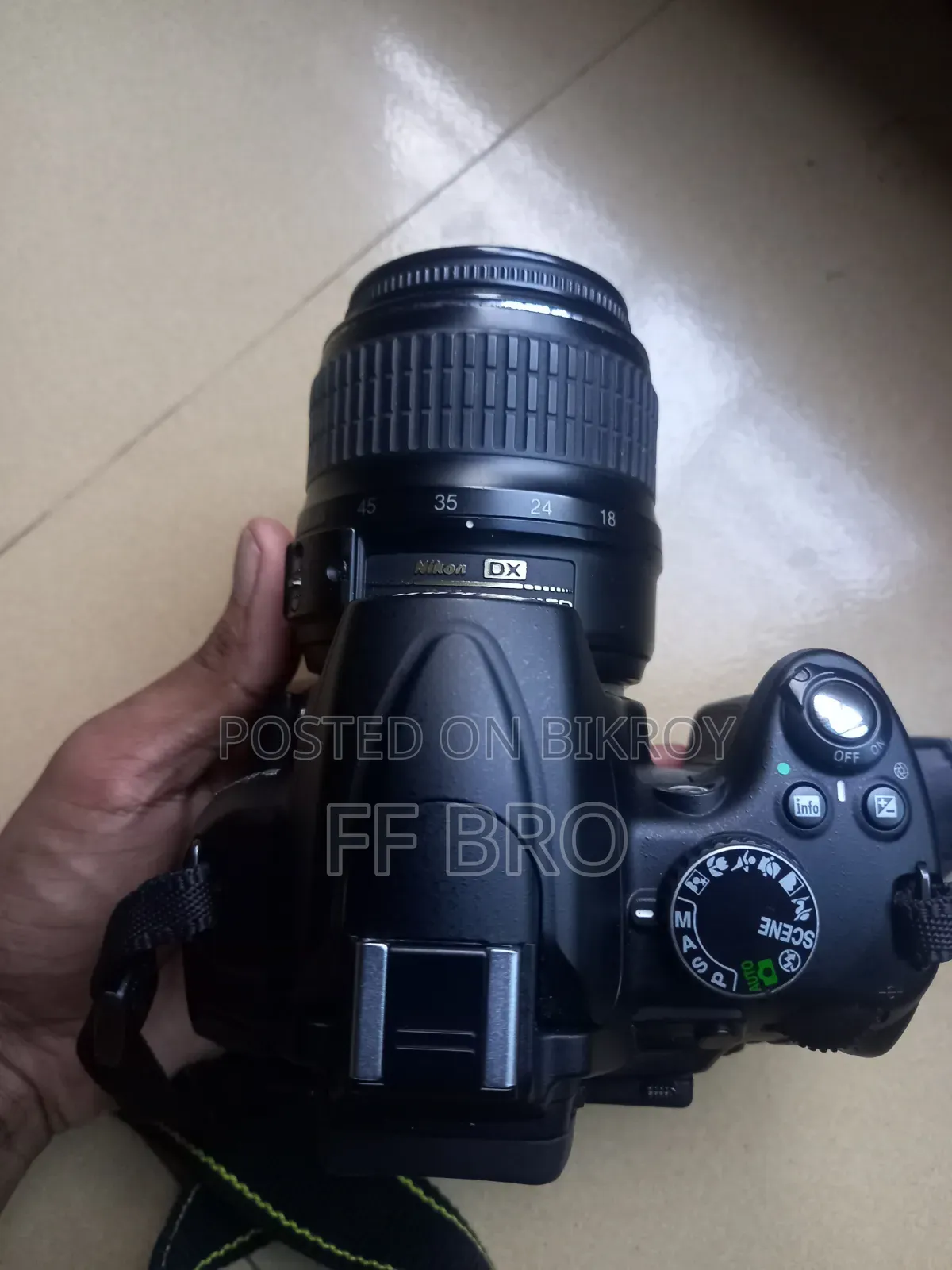 Nikon D5000 DSLR Camera + 18-55mm Lens | 32GB Card + Charger + Battery