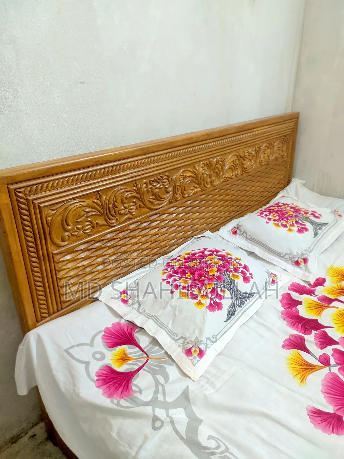 সেগুন কাঠের তৈরি খাট
