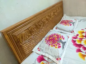 সেগুন কাঠের তৈরি খাট