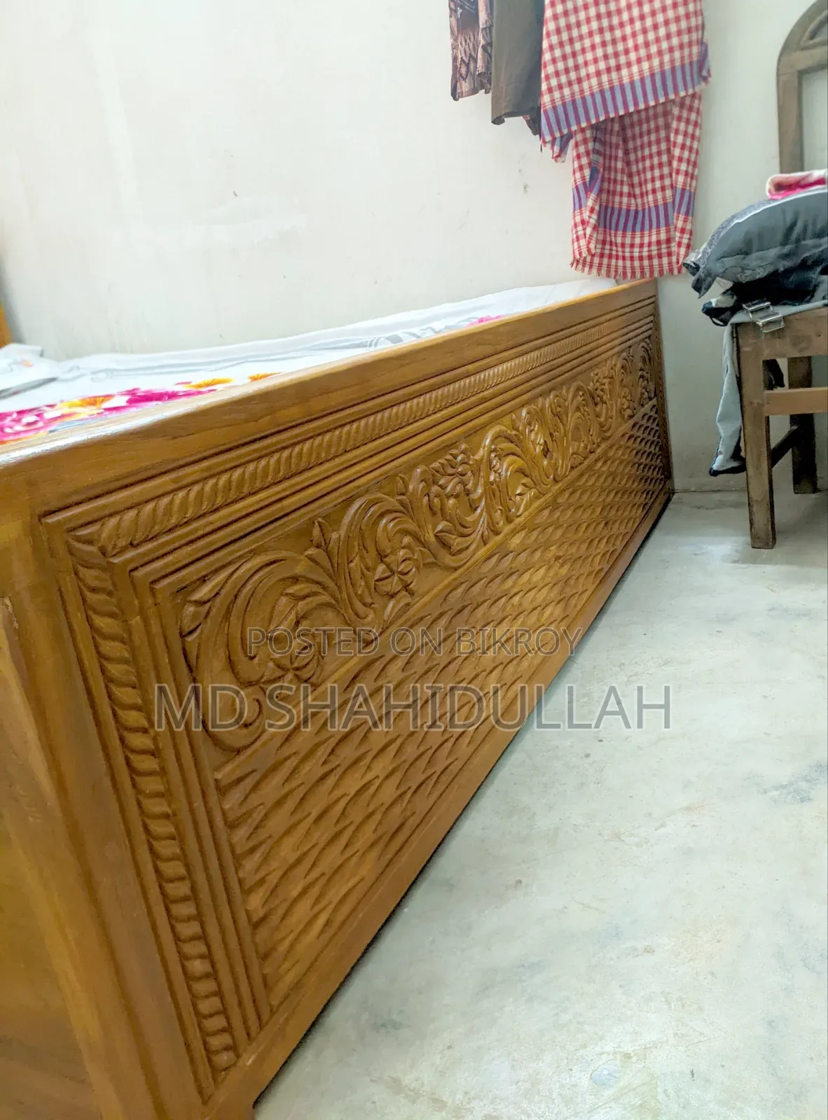 সেগুন কাঠের তৈরি খাট
