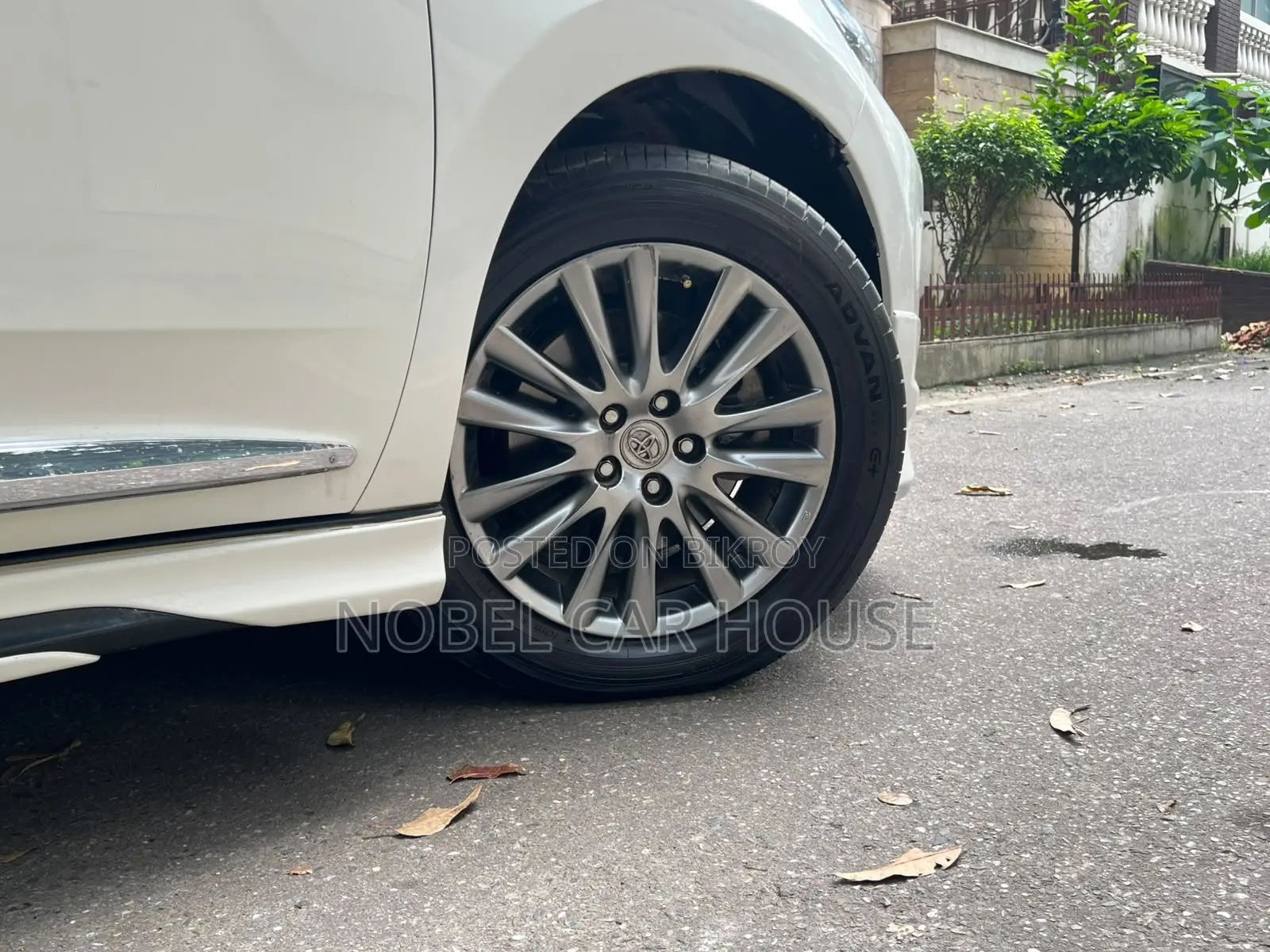 টয়োটা হ্যারিয়ার ২০১৭ পার্ল