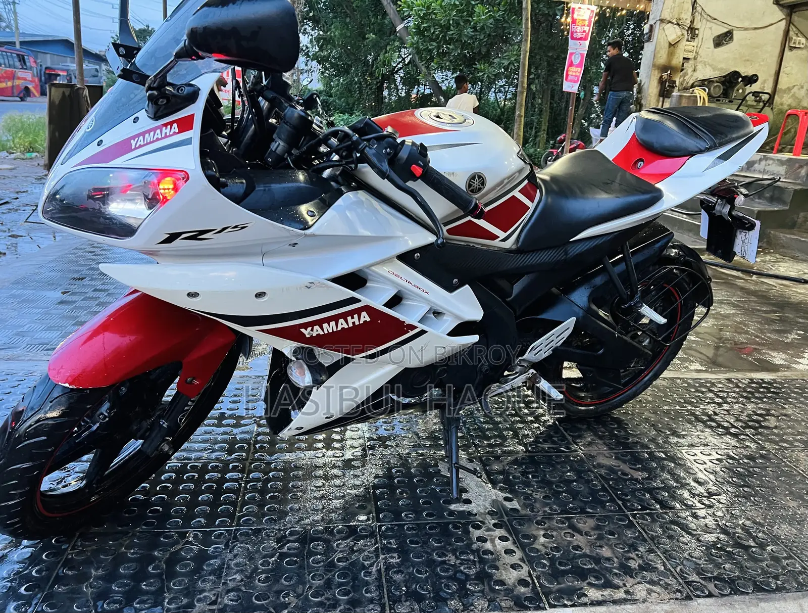 Yamaha R15 V3 2014 White