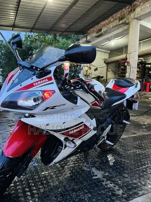 Yamaha R15 V3 2014 White