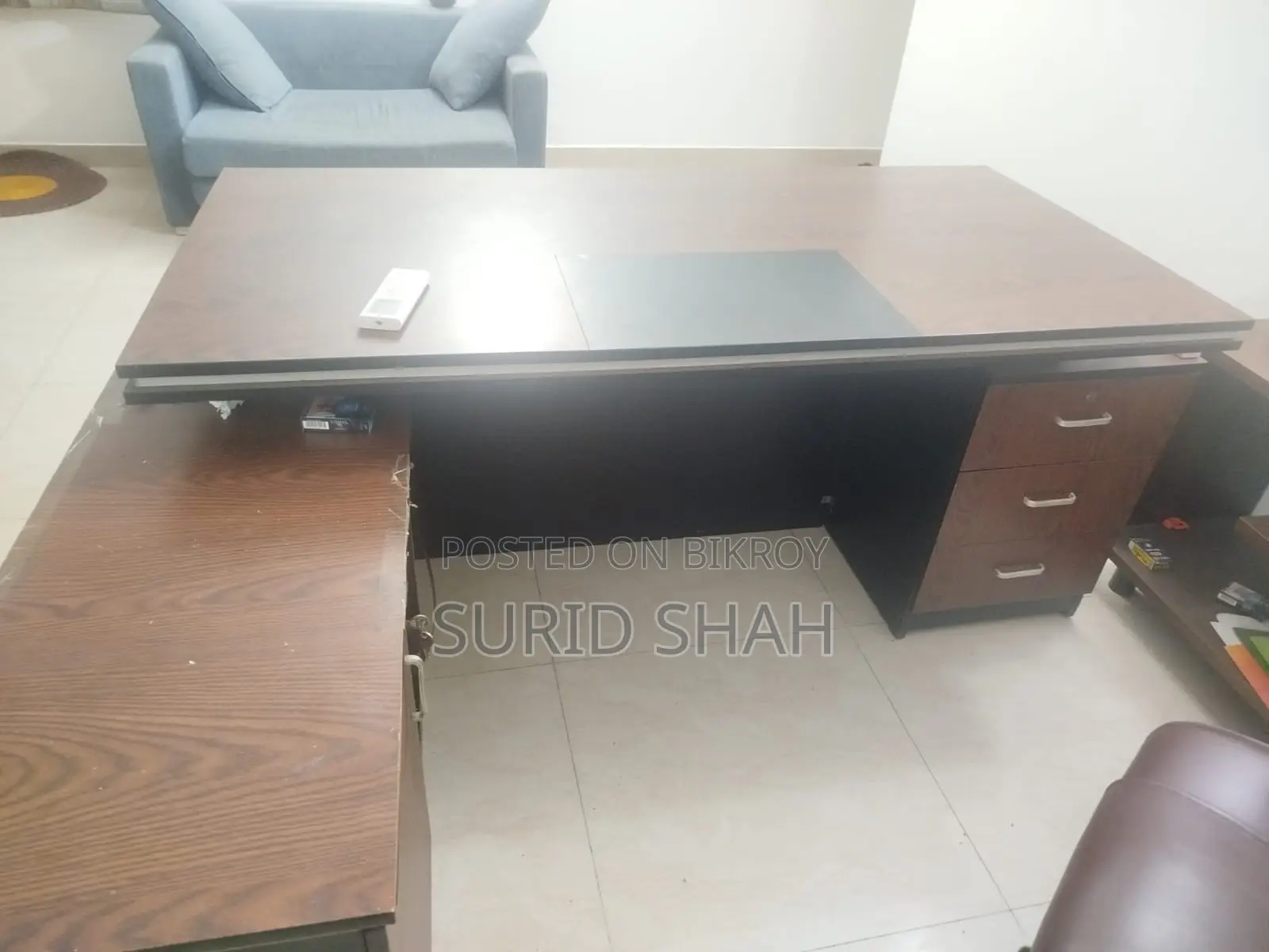 এল শেপ ডিরেক্টর ডেস্ক