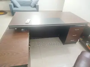 এল শেপ ডিরেক্টর ডেস্ক