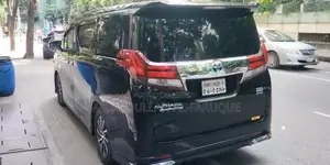 Toyota Alphard 2.5 Hybrid AWD 2017 Black
