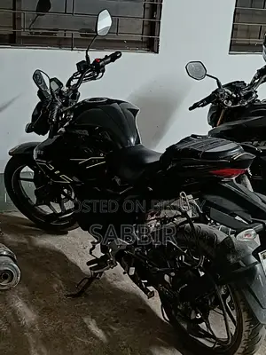 সুজুকি জিক্সার ২০২৪ কালো