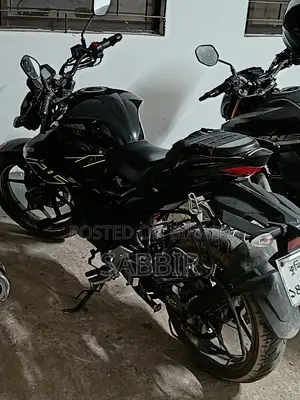 সুজুকি জিক্সার ২০২৪ কালো