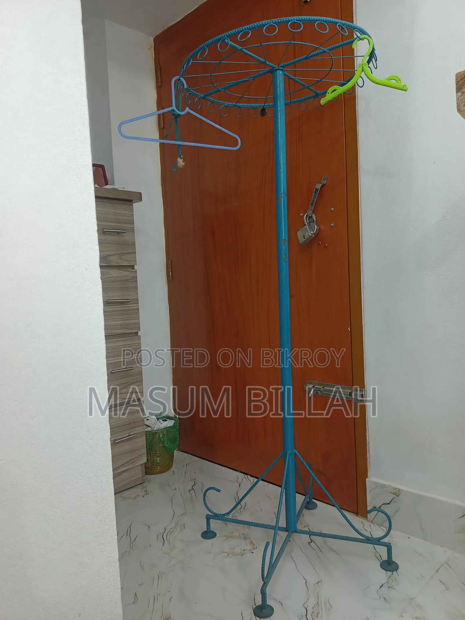 কাপড় শুকানোর স্ট্যান্ড