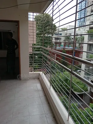 গুলশান সাউথে ৪ বেডরুমের অ্যাপার্টমেন্ট ভাড়ার জন্য