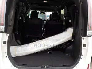 Toyota Esquire 1.8 FWD Hybrid (7 Seater) 2021 Pearl