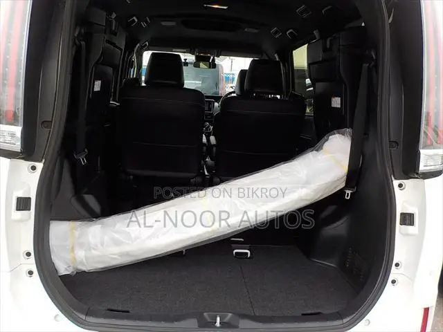 Toyota Esquire 1.8 FWD Hybrid (7 Seater) 2021 Pearl