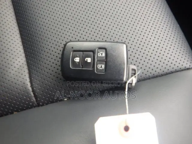 Toyota Esquire 1.8 FWD Hybrid (7 Seater) 2021 Pearl
