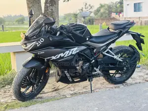 New Hero Karizma XMR 210 2024 Black