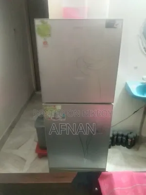 আর্জেন্ট বিক্রি হবে ফ্রিজটি