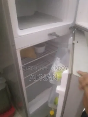 আর্জেন্ট বিক্রি হবে ফ্রিজটি