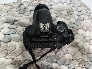DSLR Camera Canon 700D