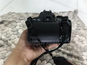 DSLR Camera Canon 700D