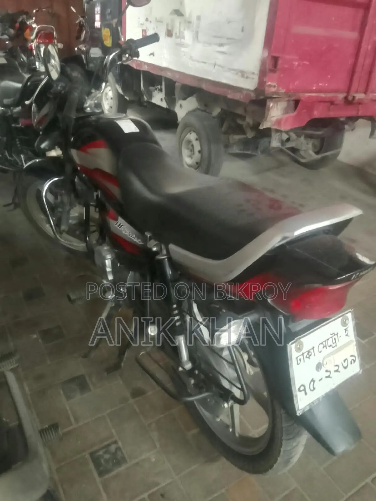 হিরো এইচএফ ডিলাক্স ২০২৫ কালো