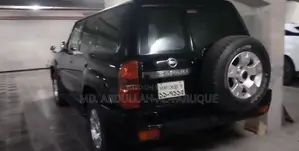 Nissan Patrol 2004 Black