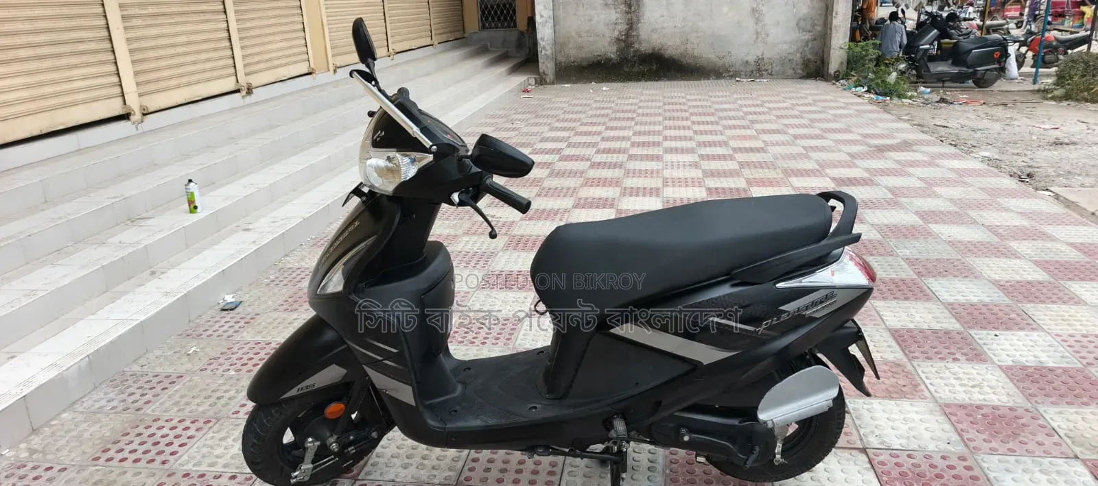 হিরো ২০২৫ কালো