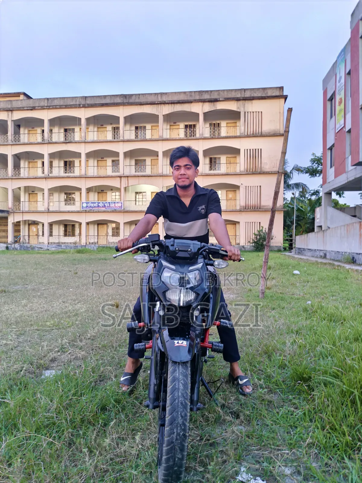 TVS Apache 160 4V 2022 Black