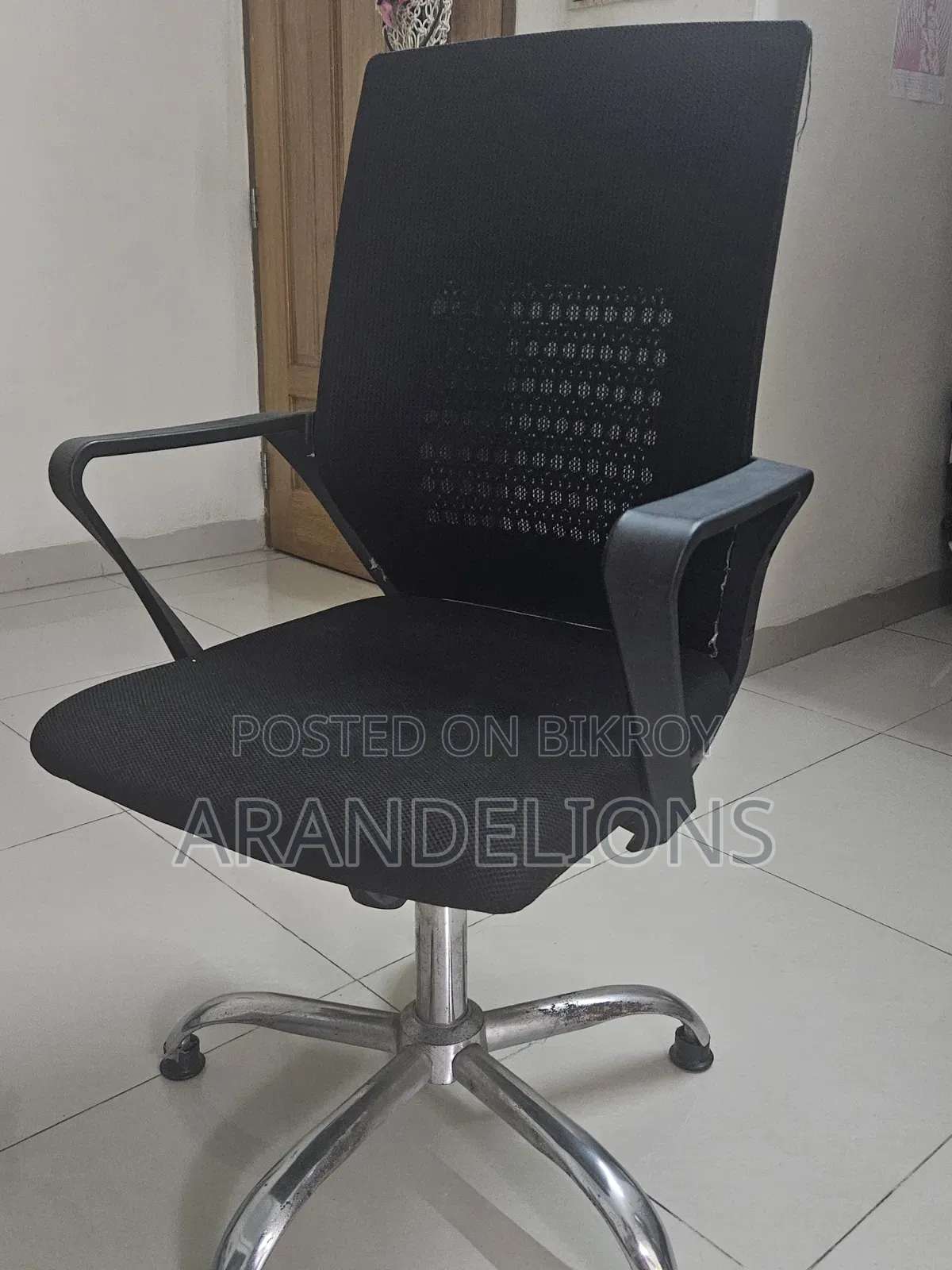 Almost New Office Chair for Sale