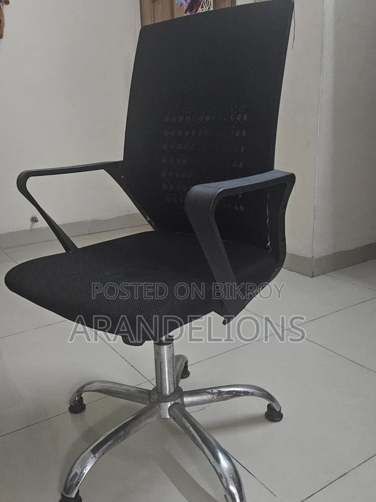 Almost New Office Chair for Sale