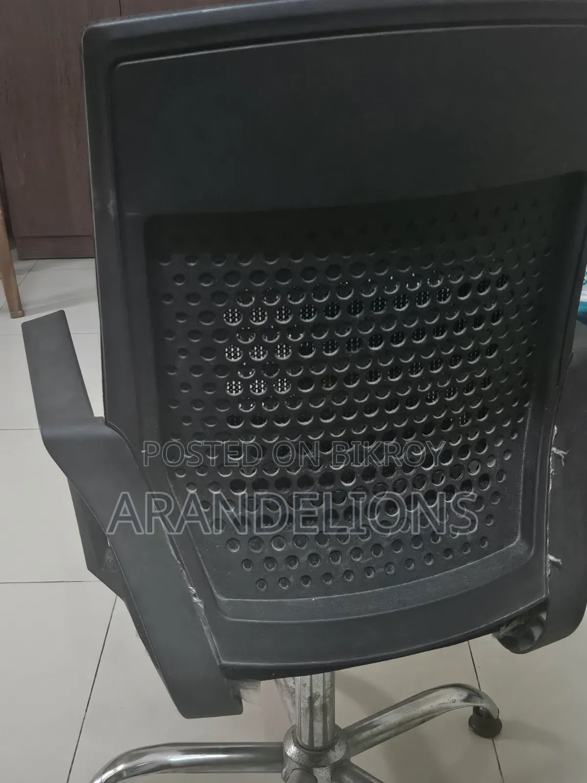 Almost New Office Chair for Sale