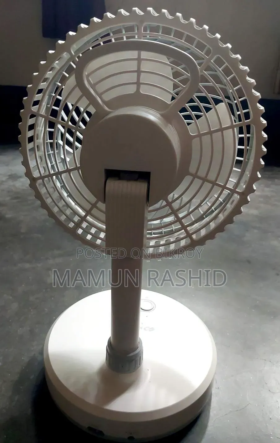 টেবিল ফ্যান (কামিসাফে) কেএম-এফ০২৮৬ সাদা
