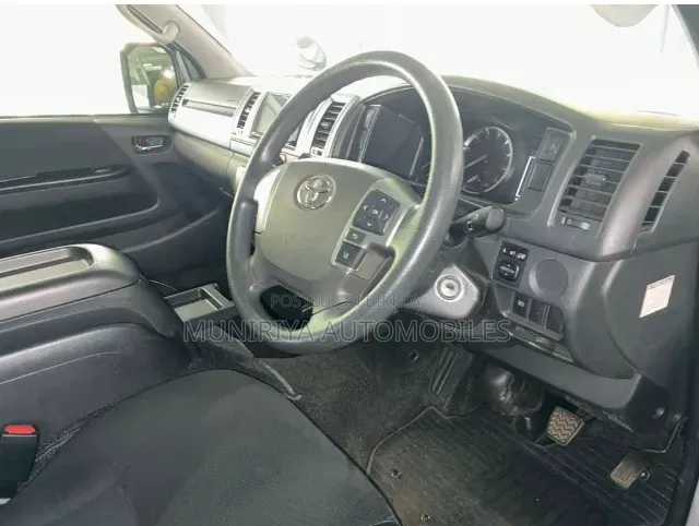 Toyota GranAce 2021 Silver