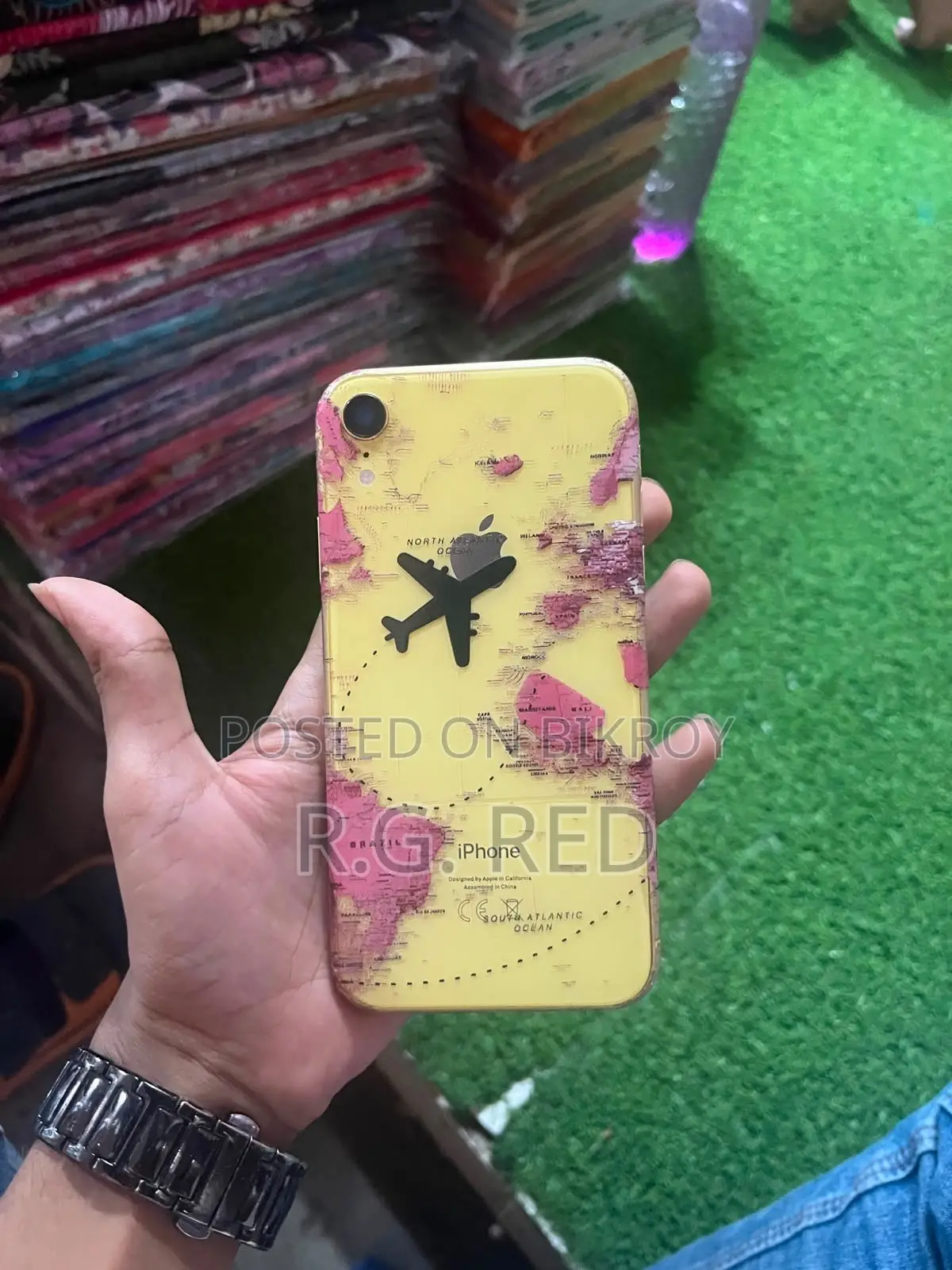 New Apple iPhone XR 64 GB Yellow