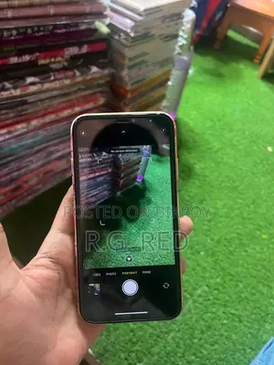 New Apple iPhone XR 64 GB Yellow